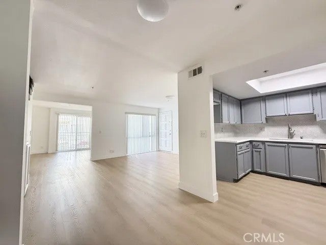 116 W Maple Street 16