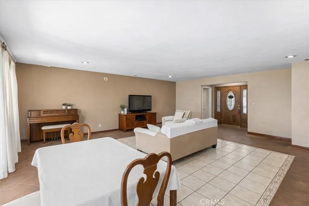9370 Dorrington