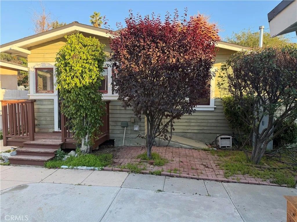 Photo of 3117 Lincoln Ave, Altadena, CA 91001 (MLS # OC25264651)