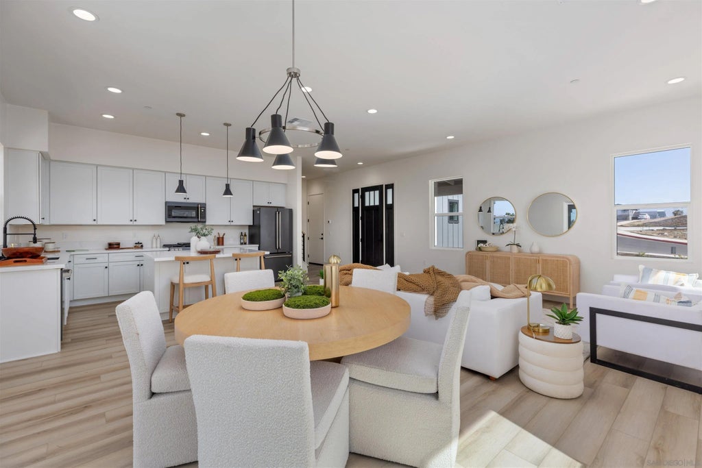 Photo of 702 Passion Court, Vista, CA 92083 (MLS # 260009439)