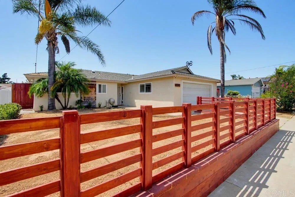 4925 Siesta Drive