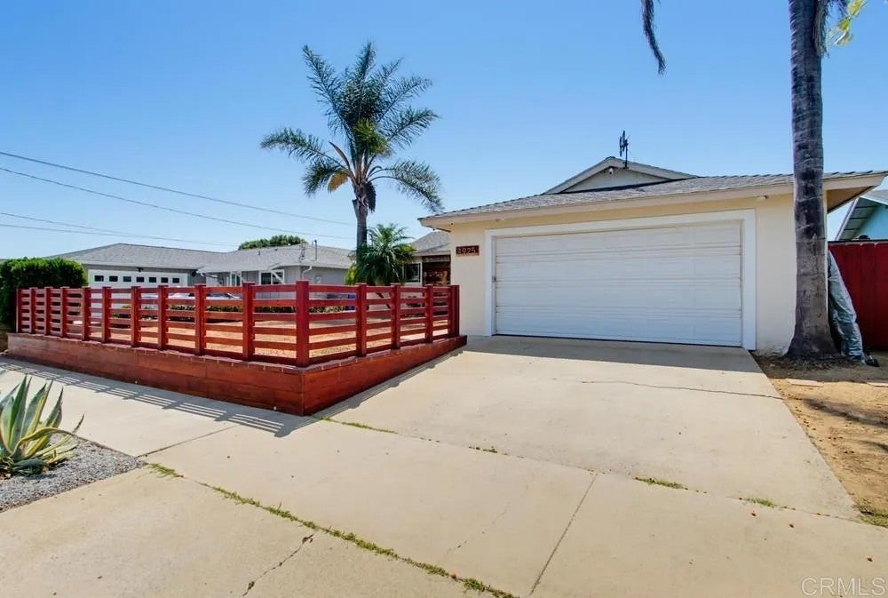 4925 Siesta Drive