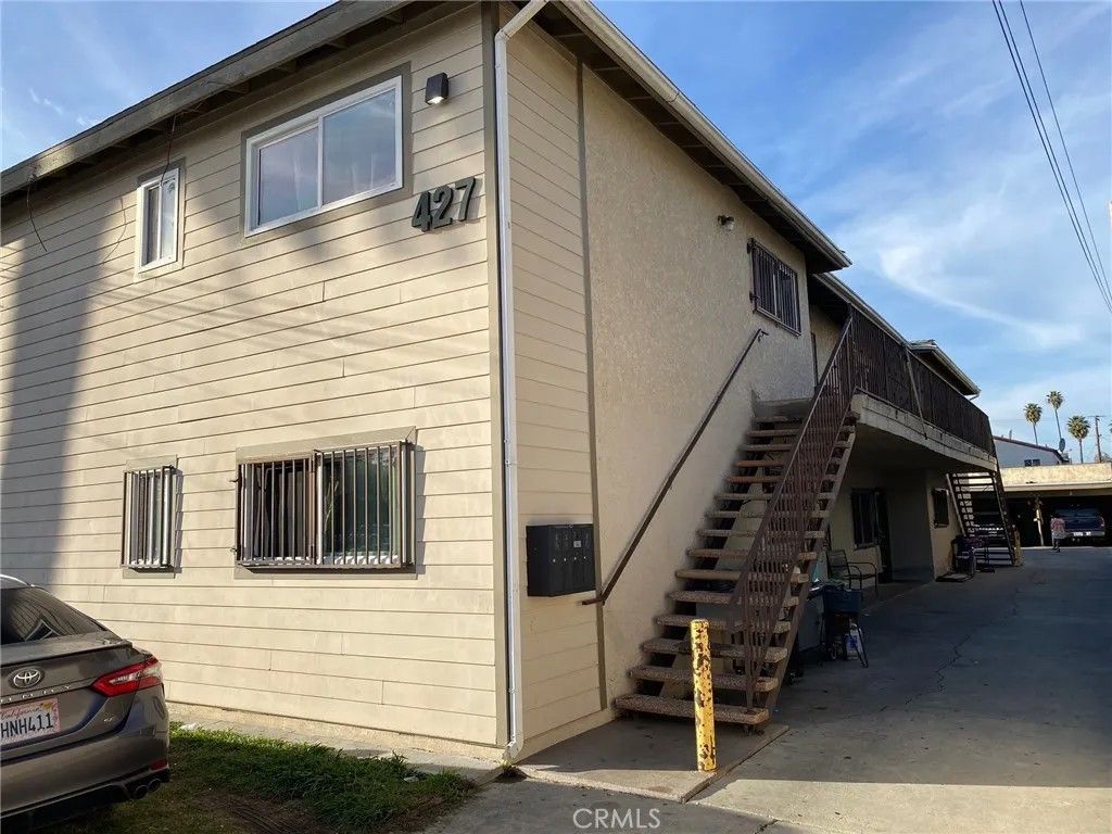 Photo of 427 W Laurel St, Compton, CA 90220 (MLS # SB25256971)