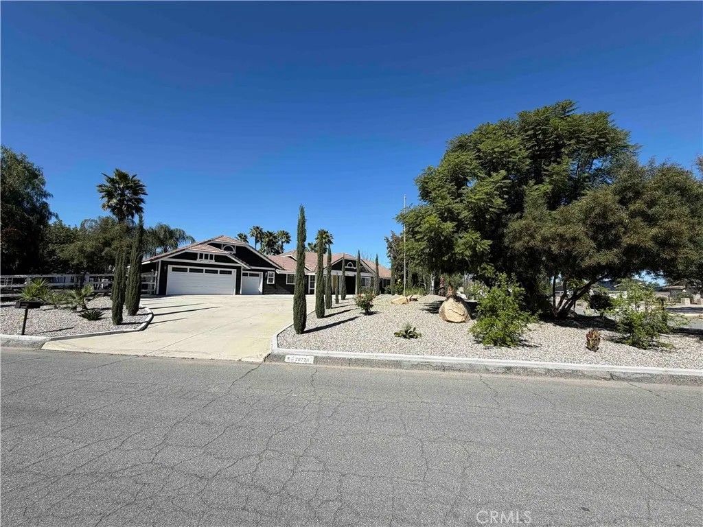 Photo of 28720 Jenny Ln, Menifee, CA 92584 (MLS # SW26044551)