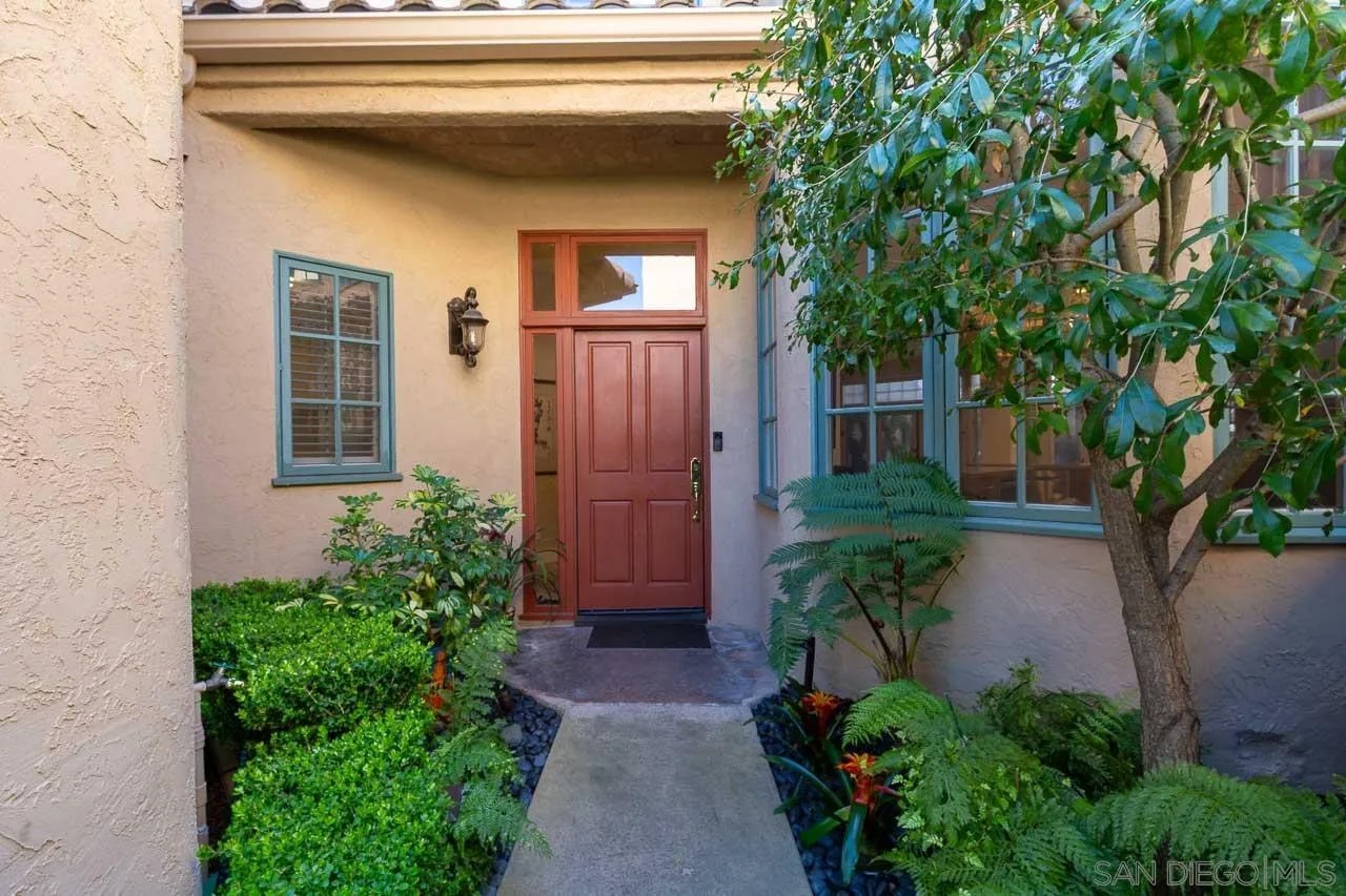 3786 Paseo Vista Famosa