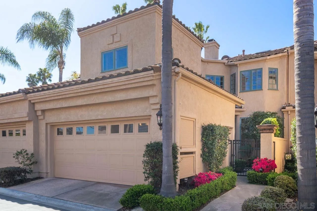 3786 Paseo Vista Famosa