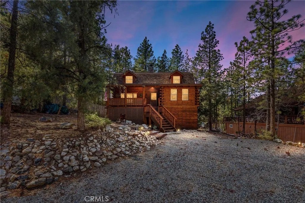 1521 Dogwood Way