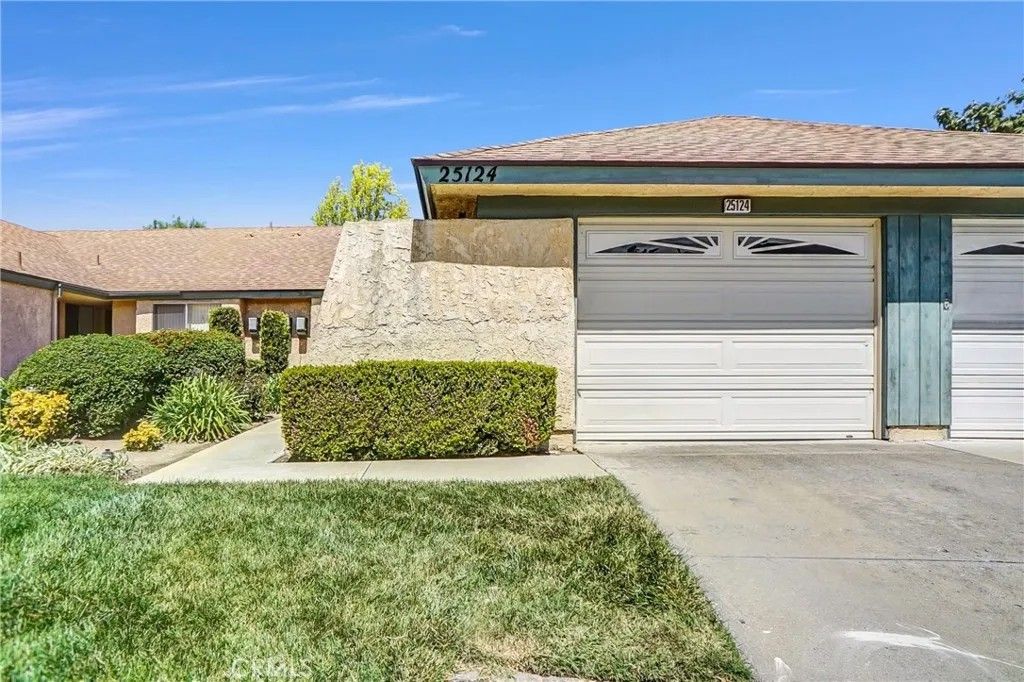 Photo of 25124 Village 25 Vlg, Camarillo, CA 93012 (MLS # AR26079475)