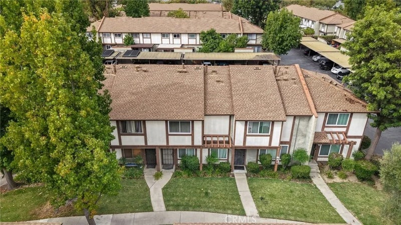 19024 Archwood Street 5