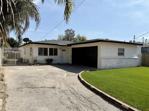 Photo of 14840 Polk Street, Sylmar, CA 91342 (MLS # SR26052241)