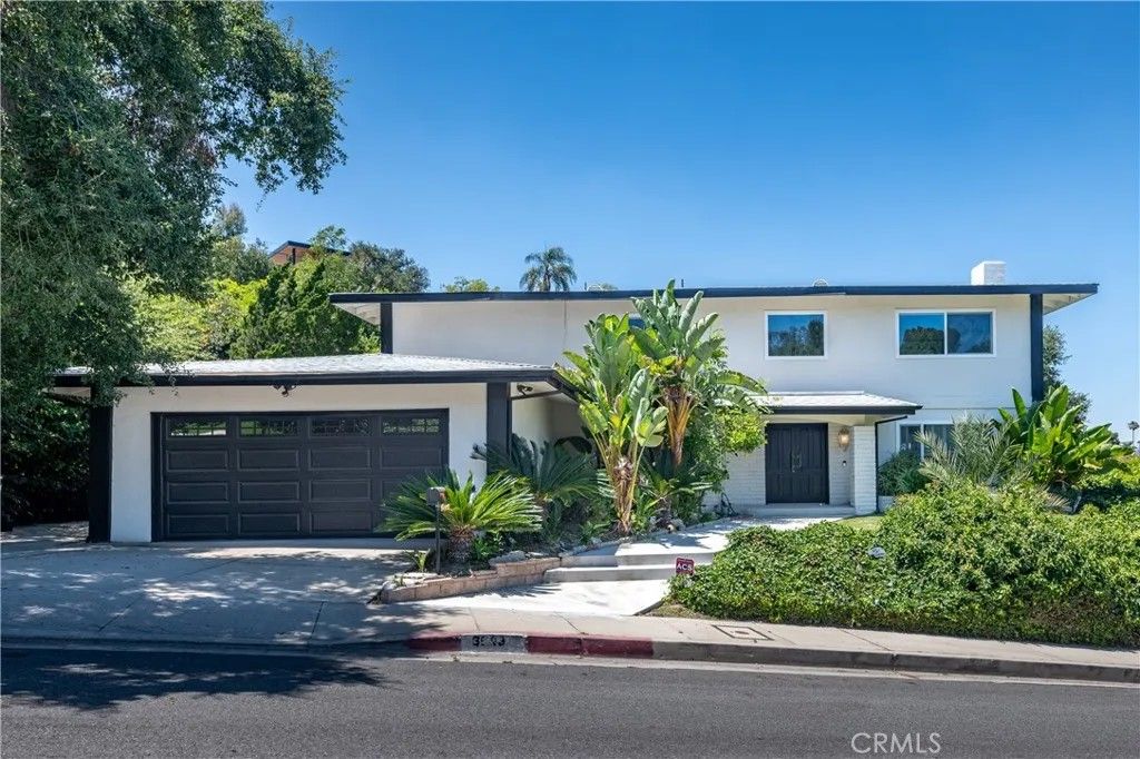 Photo of 3643 Ballina Canyon Road, Encino, CA 91436 (MLS # SR26112463)