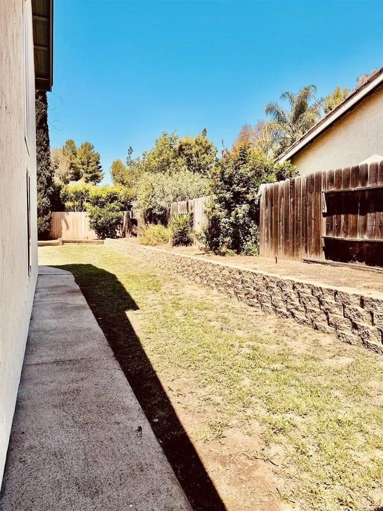 14744 Roberto Rio Road
