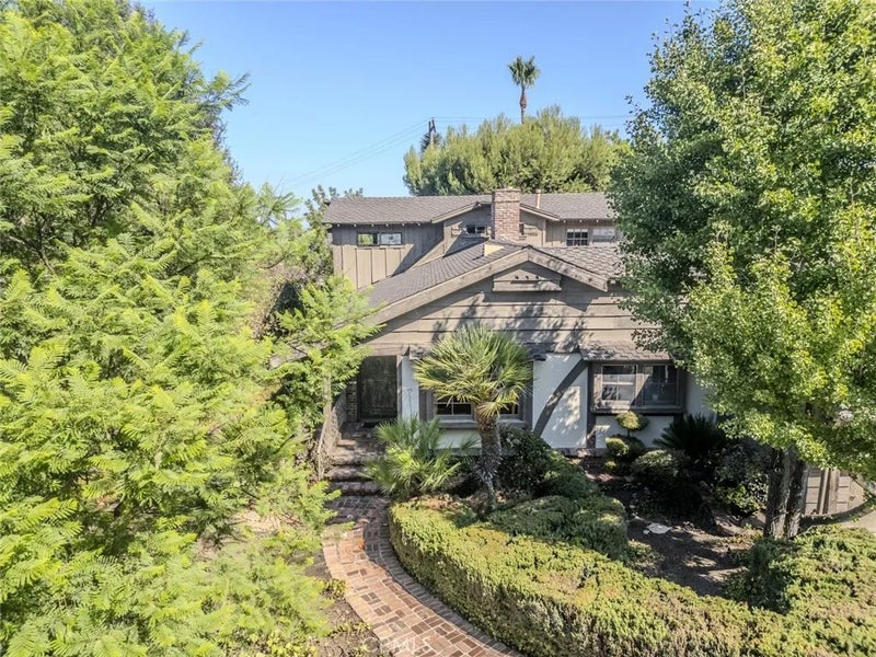 3852 Eureka Drive