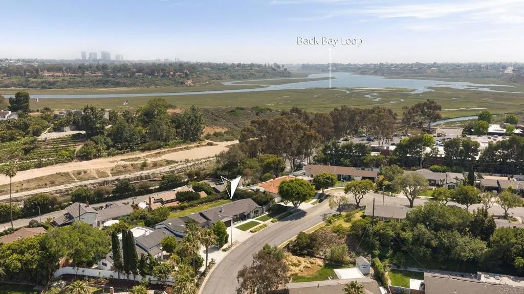 2215 Golden Cir