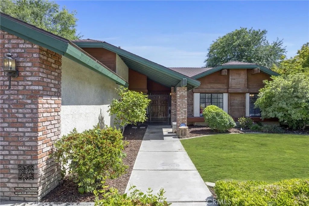 7204 Lacoste Lane