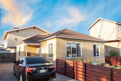 Photo of 4777 W 135th St, Hawthorne, CA 90250 (MLS # DW26047895)