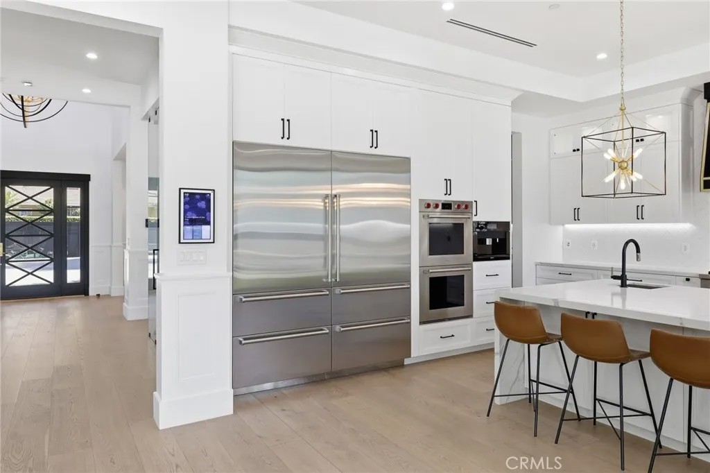 17319 Magnolia Boulevard