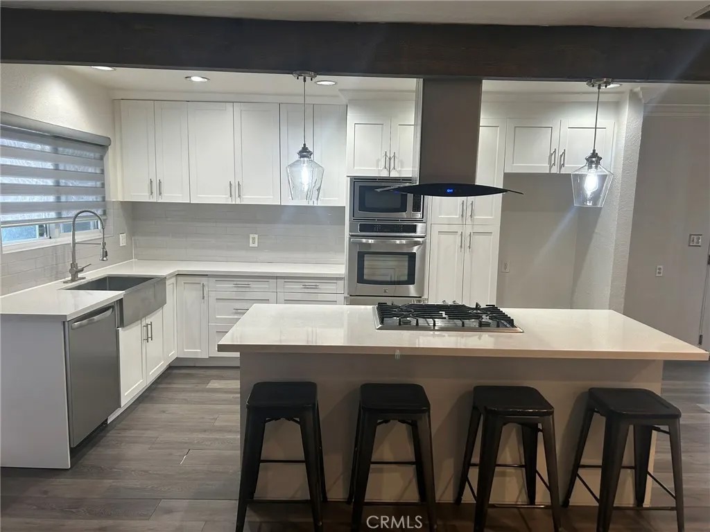 1618 N Hacienda