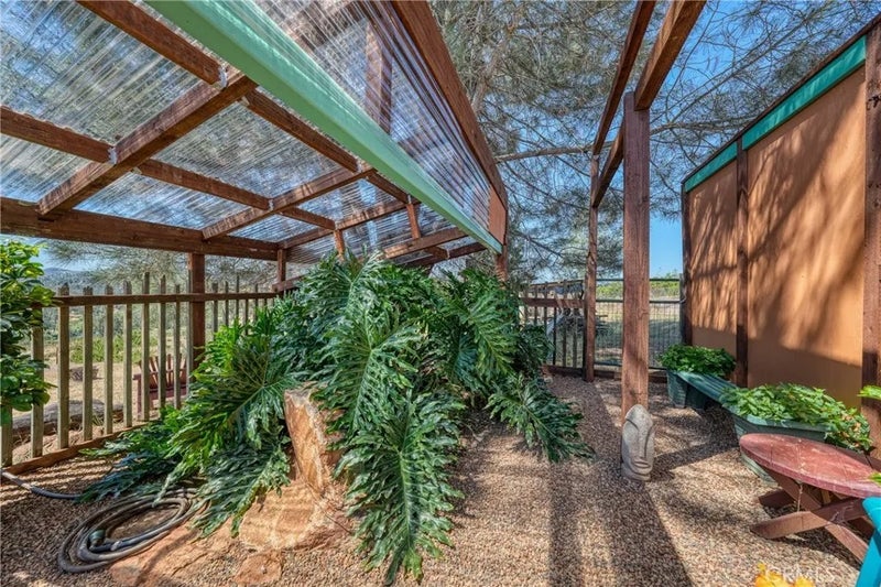 21738 Yankee Valley