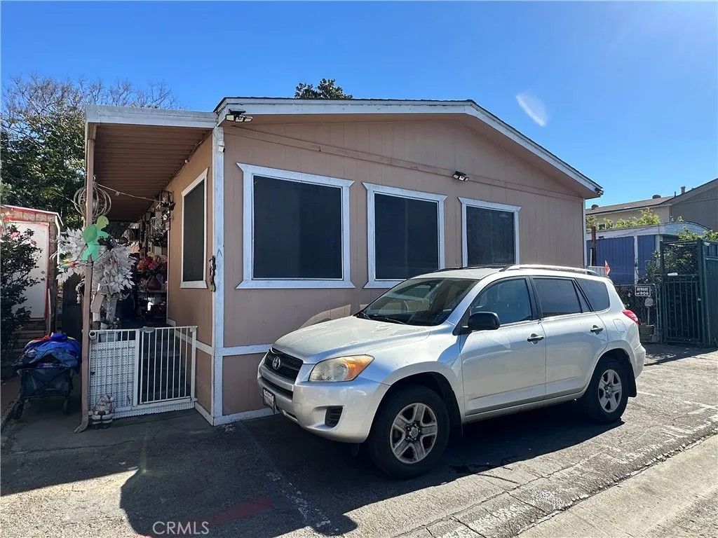 Photo of 6665 long Beach #18A, Long Beach, CA 90805 (MLS # PW26023782)