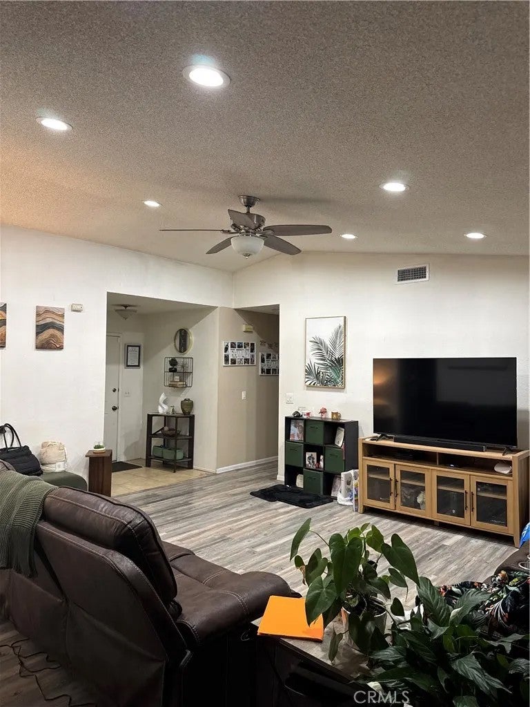 15984 Coronado