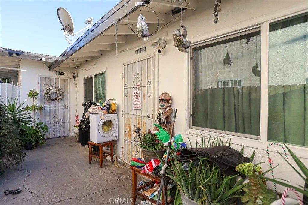 Photo of 11114 Willowbrook Avenue, Los Angeles, CA 90059 (MLS # OC26014038)