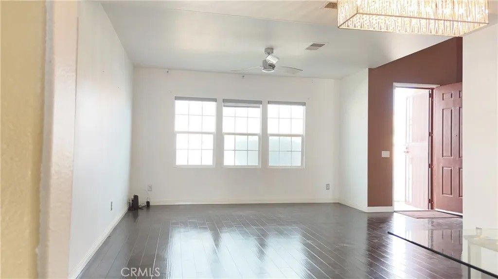 Photo of 176 Nightfall Rd, San Jacinto, CA 92582 (MLS # SW26004236)