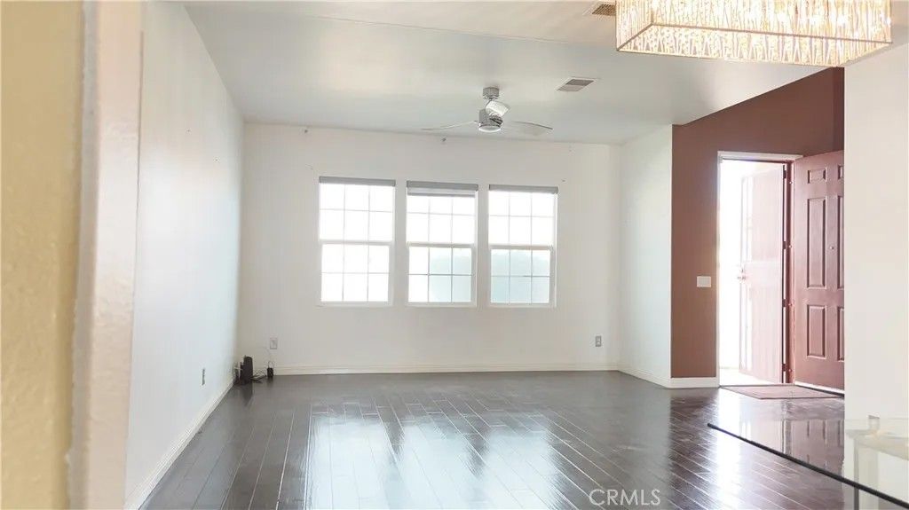 Photo of 176 Nightfall Rd, San Jacinto, CA 92582 (MLS # SW26004236)