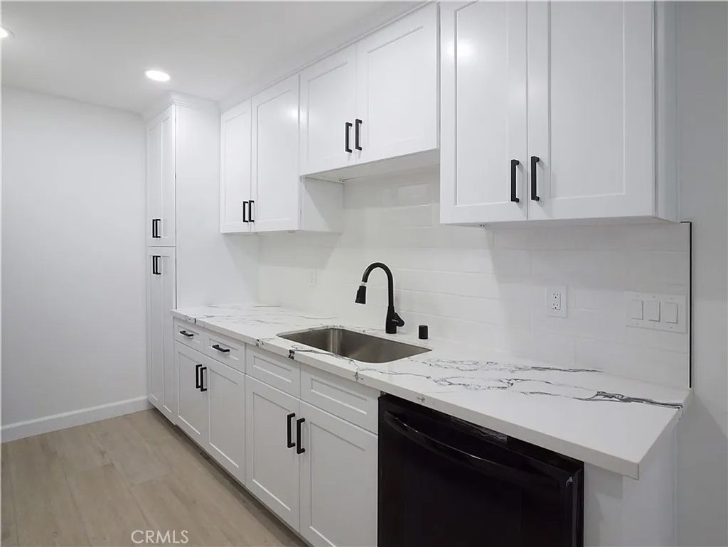 Photo of 20561 S Vermont Ave #7, Torrance, CA 90502 (MLS # PV26026729)