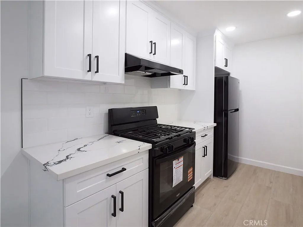 Photo of 20561 S Vermont Ave #7, Torrance, CA 90502 (MLS # PV26026729)