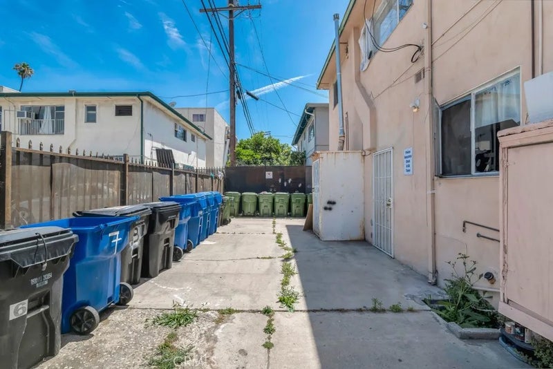 132 N Normandie