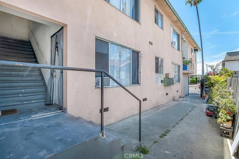 132 N Normandie