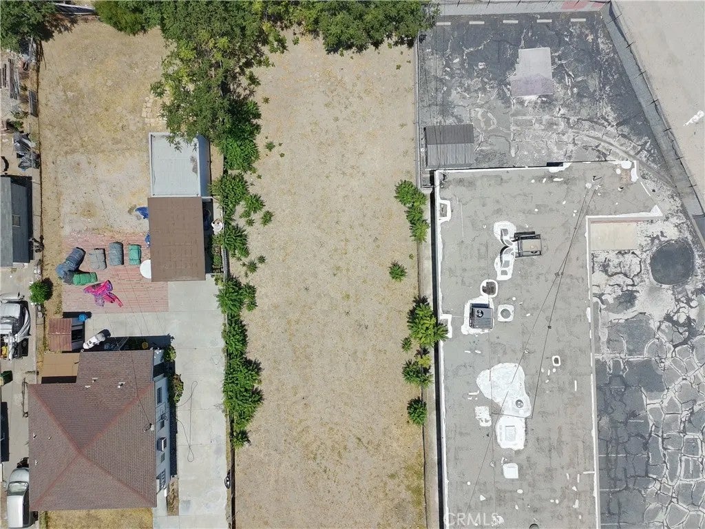 1371 N La Cadena