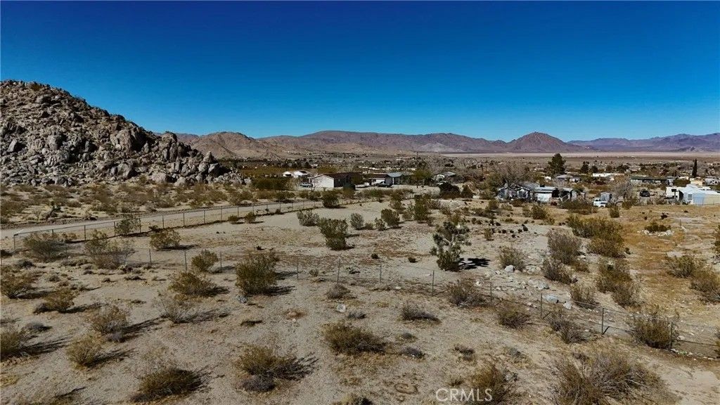 Photo of 728 Red Butte, Lucerne Valley, CA 92356 (MLS # HD26045967)