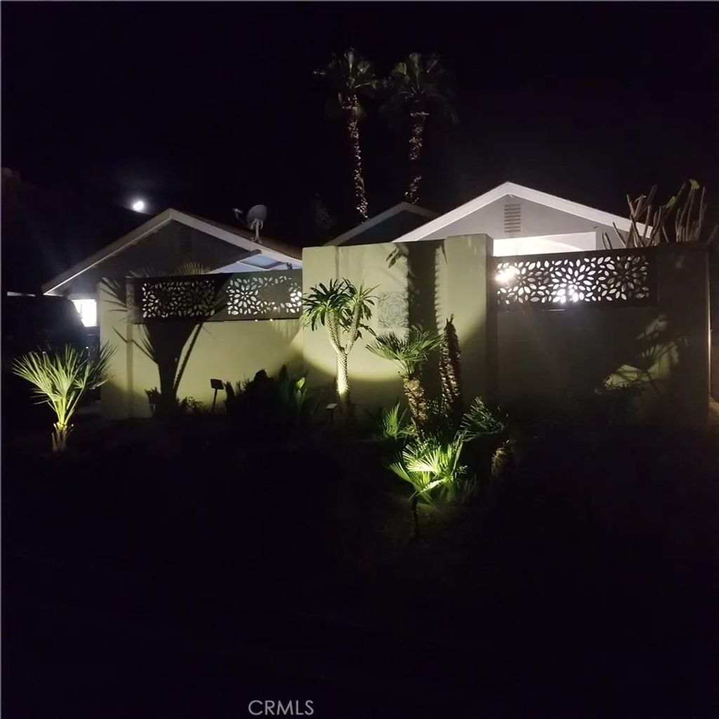 Photo of 54925 Avenida Alvarado, La Quinta, CA 92253 (MLS # TR26037345)