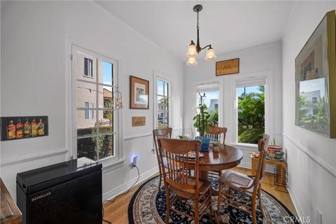 Tiny photo for 1245 S Hudson Ave, Los Angeles, CA 90019 (MLS # SR25239510)