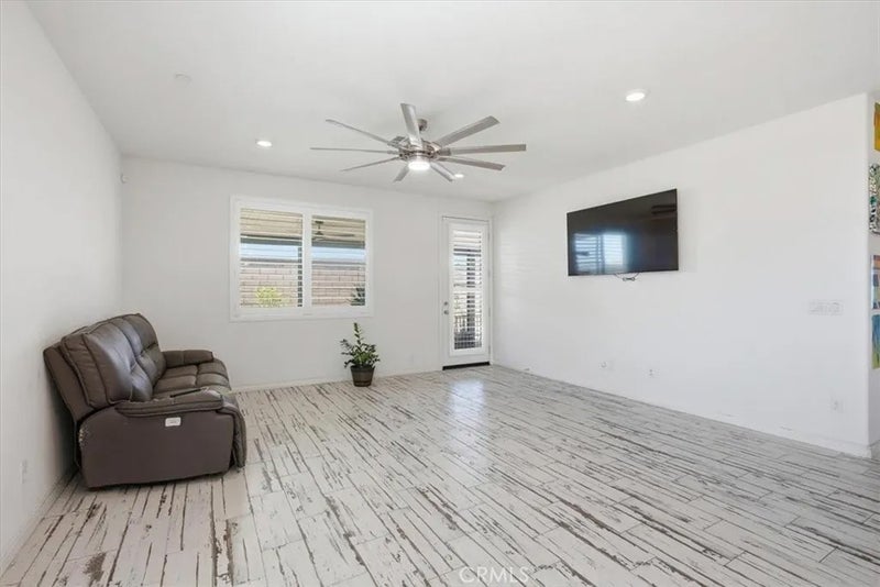 32350 Iron Trail