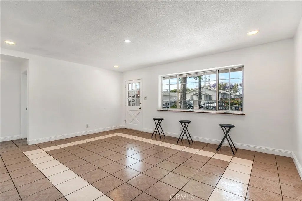180 E 69th