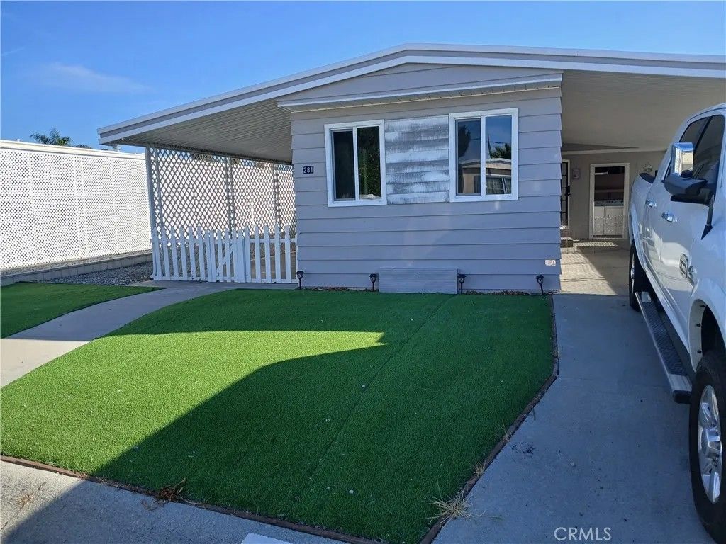 Photo of 281 Santa Clara Cir, Hemet, CA 92543 (MLS # SW26051881)