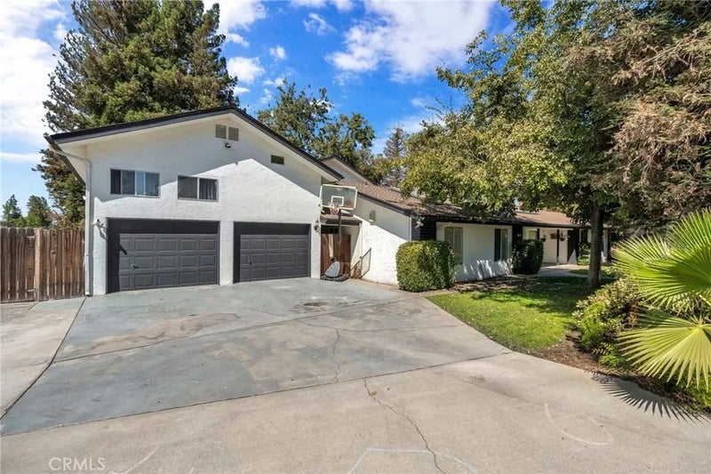 18654 Ridgedale