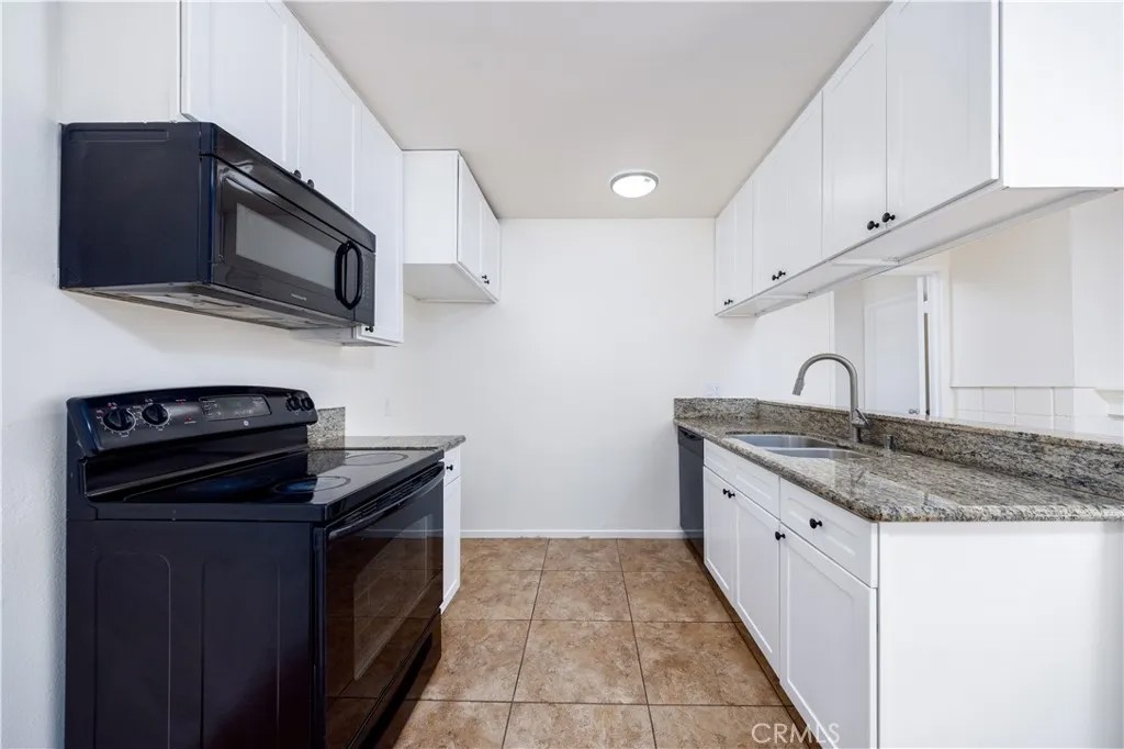23611 Golden Springs I12