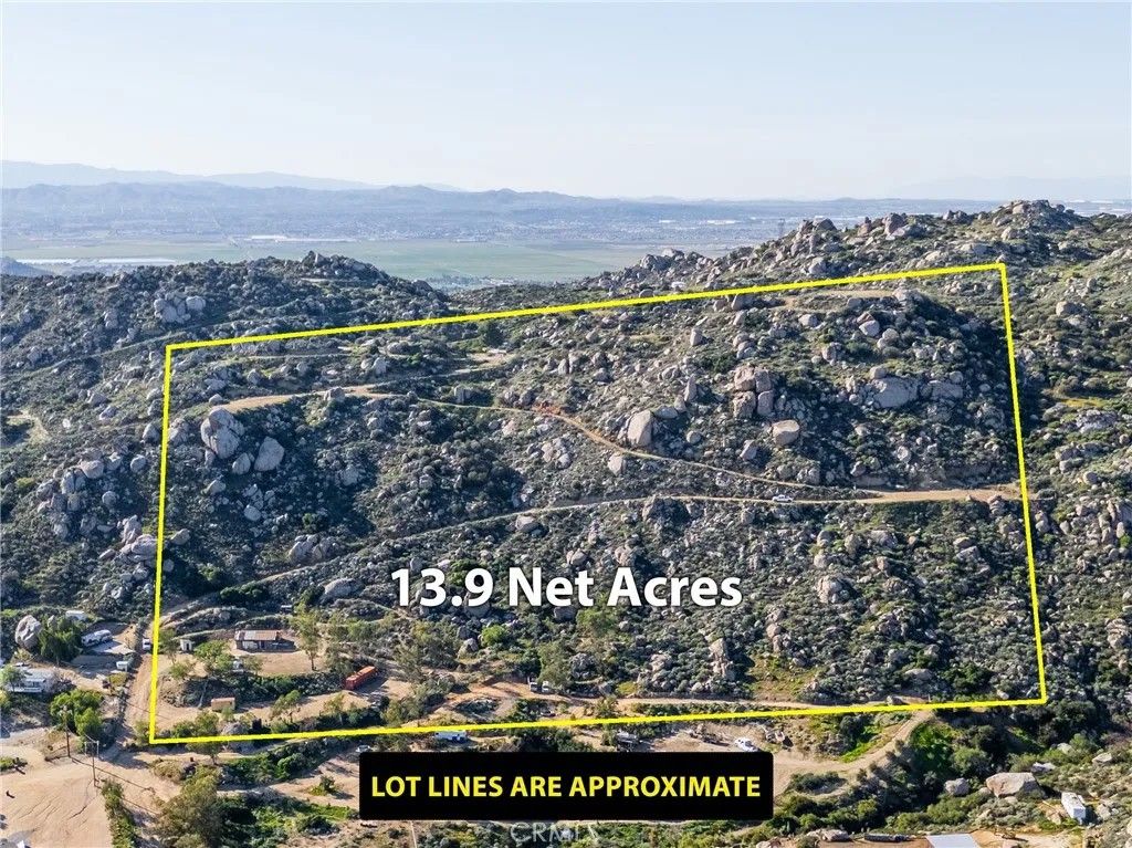 Photo of 31300 Ruth Ln, Homeland, CA 92548 (MLS # SW26019445)