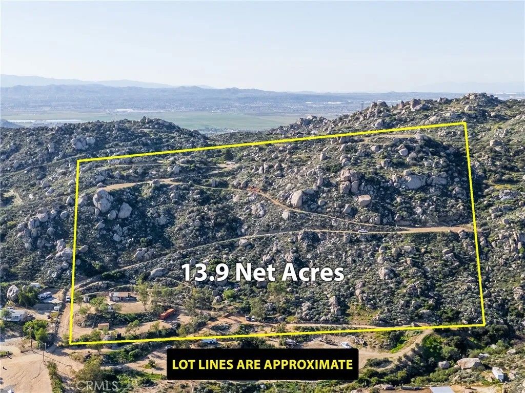 Photo of 31300 Ruth Ln, Homeland, CA 92548 (MLS # SW26019445)