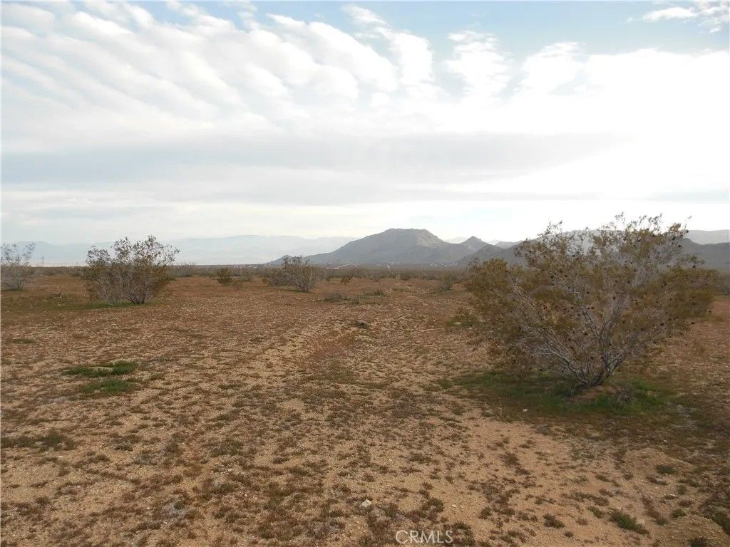 Photo of 22000 Lorraine, Lucerne Valley, CA 92356 (MLS # OC26111957)