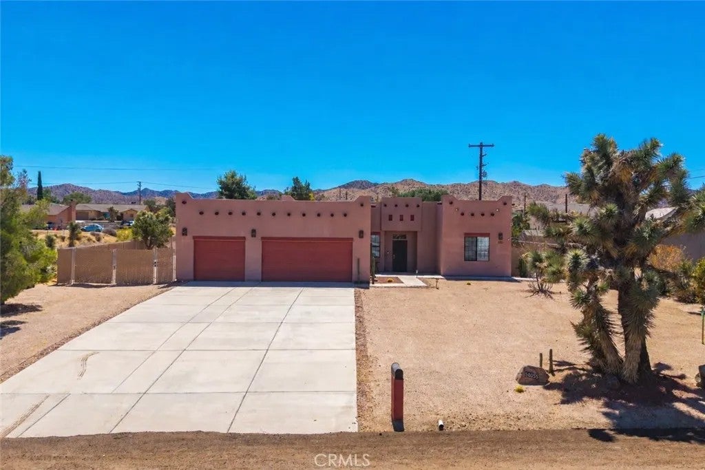58055 Desert Gold Drive