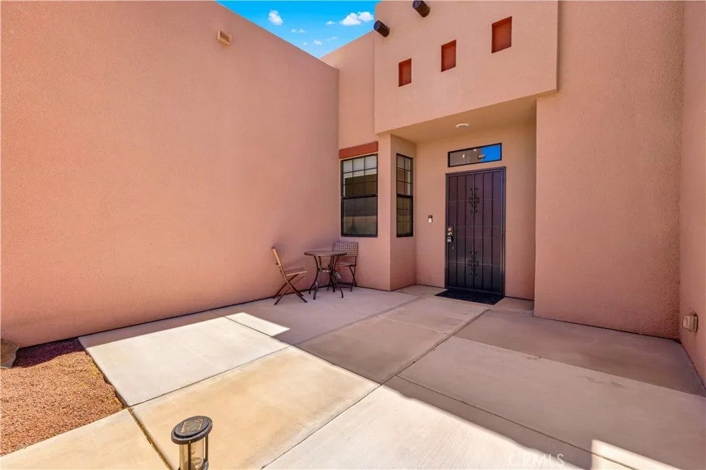 58055 Desert Gold Drive