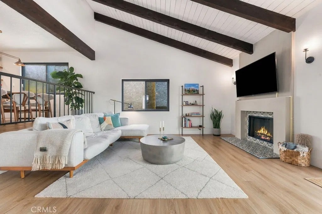 1121 Stanford