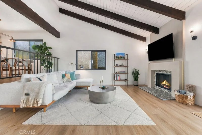 1121 Stanford