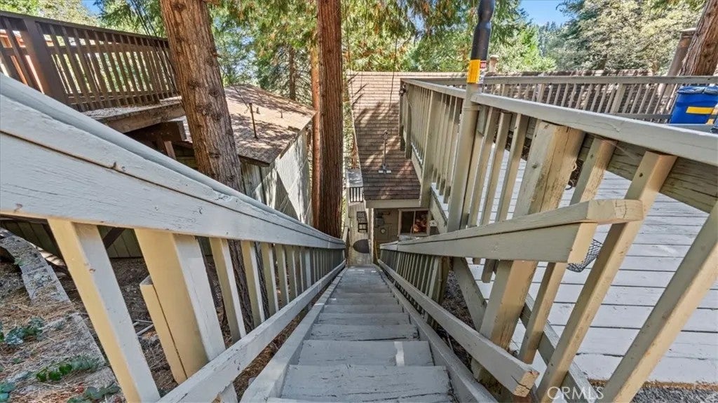 613 E Victoria Court