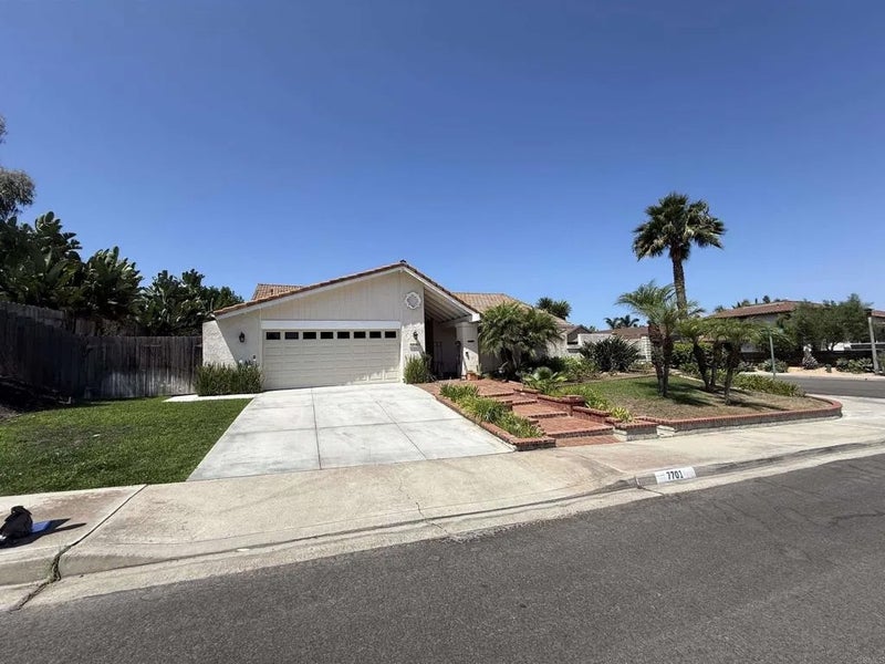 7701 Garboso Pl